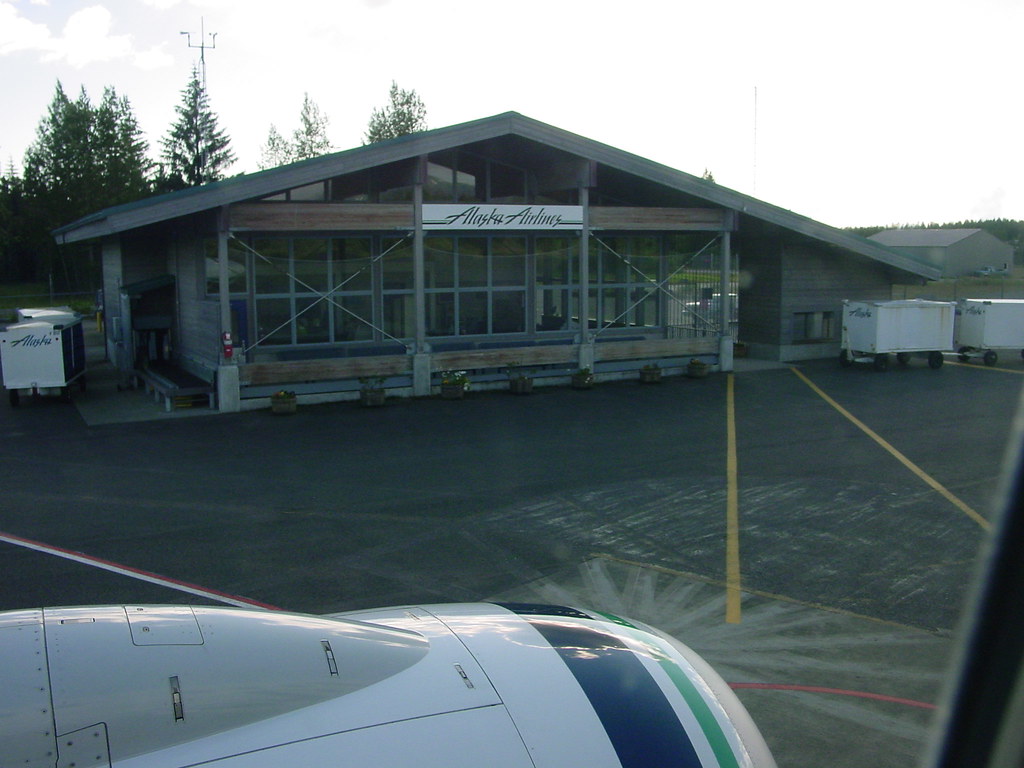 Gustavus Airport (GST)